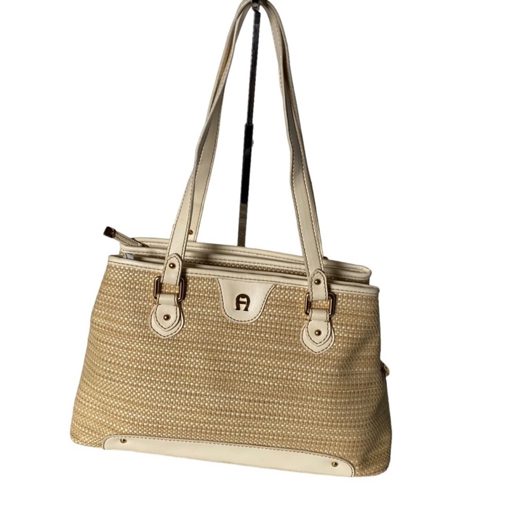 B68  Etienne Aigner rafia bag